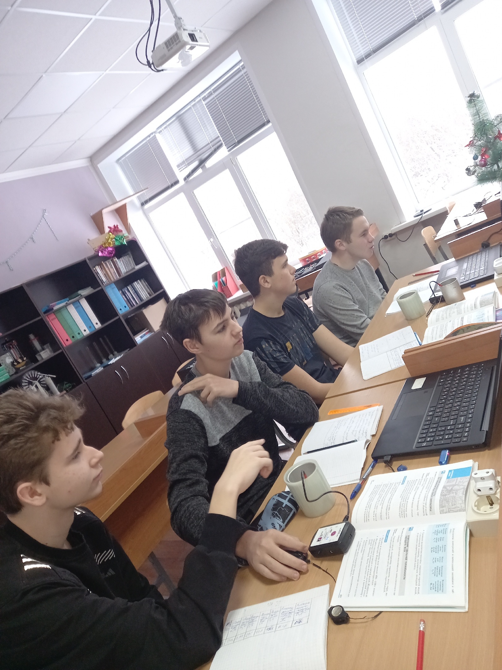 Инженерный практикум в 10 классе.